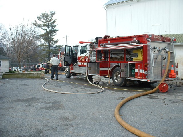 4-9, 3-2, & 33 units on the scene of a house fire, Spotts Road...1/3/04